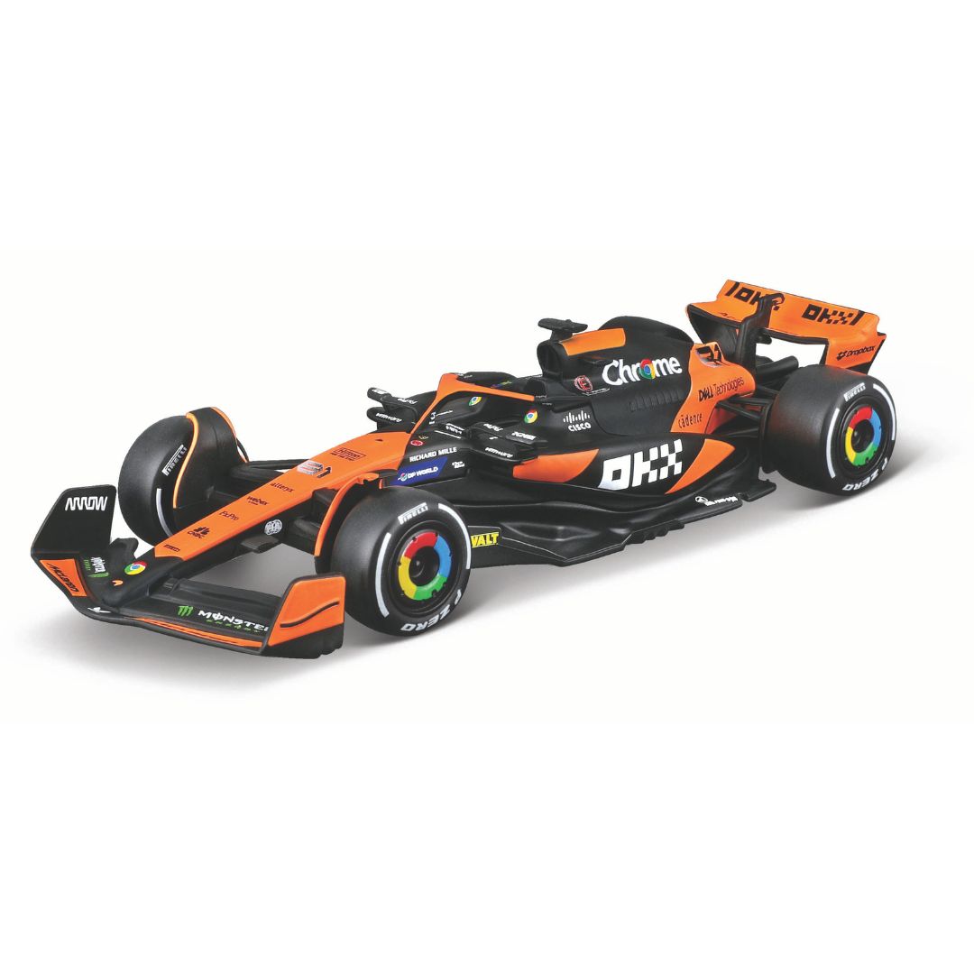 18-38215 Bburago -McLaren F1 Team MCL38 #81 (Piastri), con casco -1:43