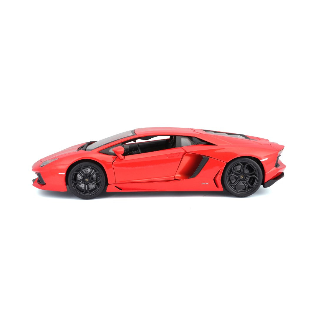 18-11033 Bburago - Lamborghini Aventador Coupe LP700-4 - Scala 1:18