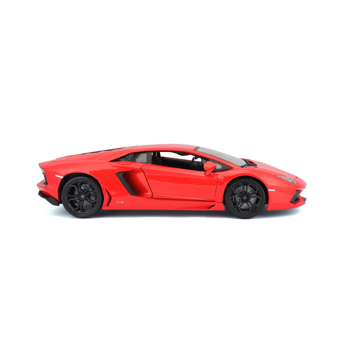 18-11033 Bburago - Lamborghini Aventador Coupe LP700-4 - Scala 1:18