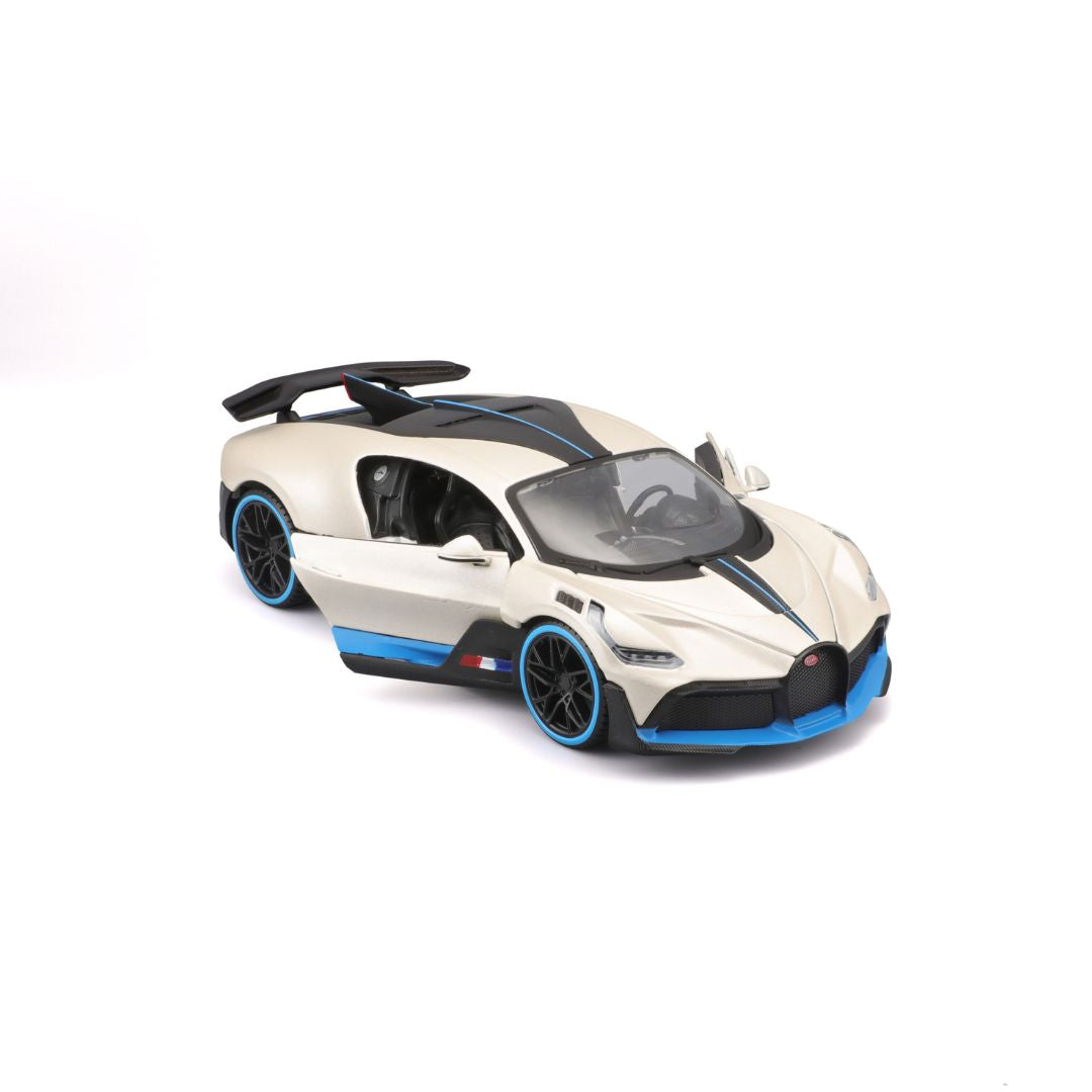 31526 WT Bburago Maisto - Bugatti Divo, bianca - Scala 1:24