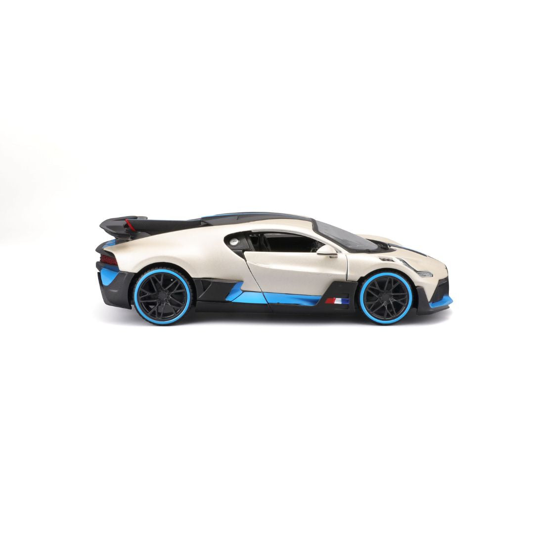 31526 WT Bburago Maisto - Bugatti Divo, bianca - Scala 1:24