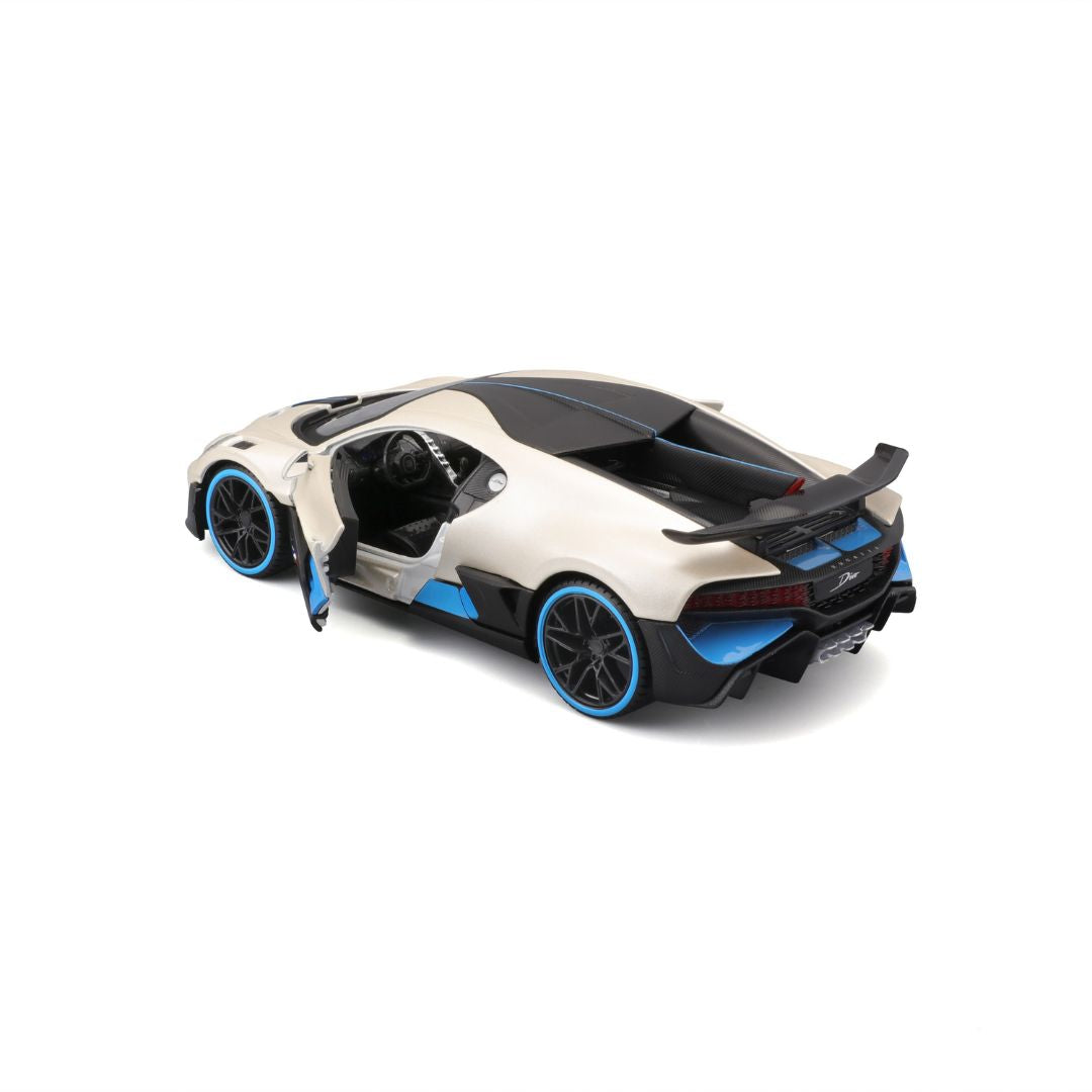 31526 WT Bburago Maisto - Bugatti Divo, bianca - Scala 1:24