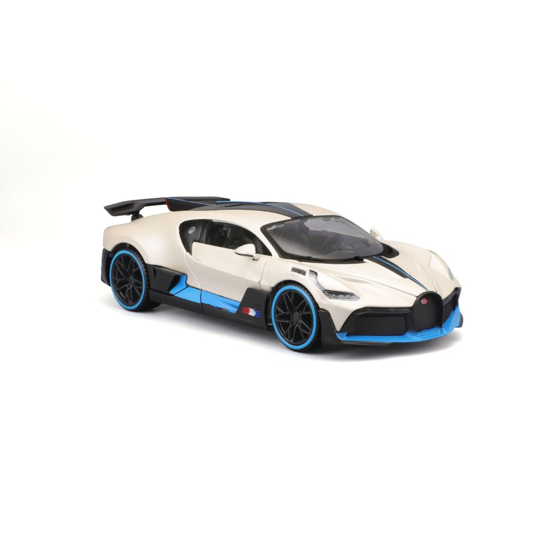 31526 WT Bburago Maisto - Bugatti Divo, bianca - Scala 1:24