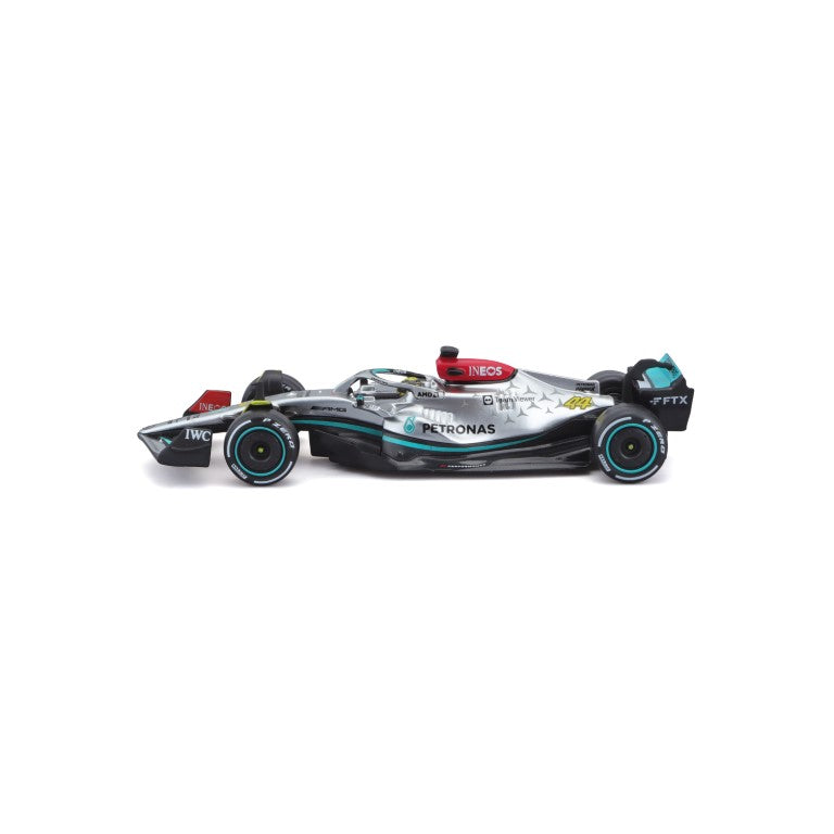 18-38066 #44 Hamilton - Bburago - 1:43 RACE - MERCEDES F1 W13 E-P con casco