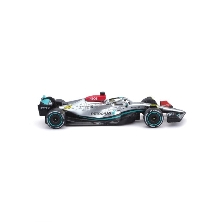 18-38066 #44 Hamilton - Bburago - 1:43 RACE - MERCEDES F1 W13 E-P con casco