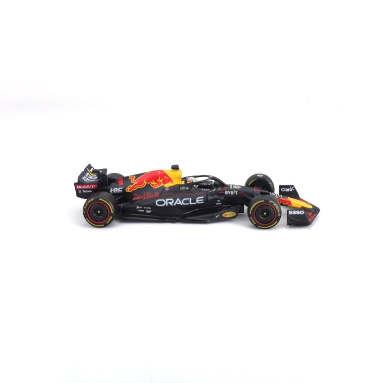 18-38062 #1 Verstappen - Bburago - 1:43 RACE - F1 Red Bull Racing RB18 con casco