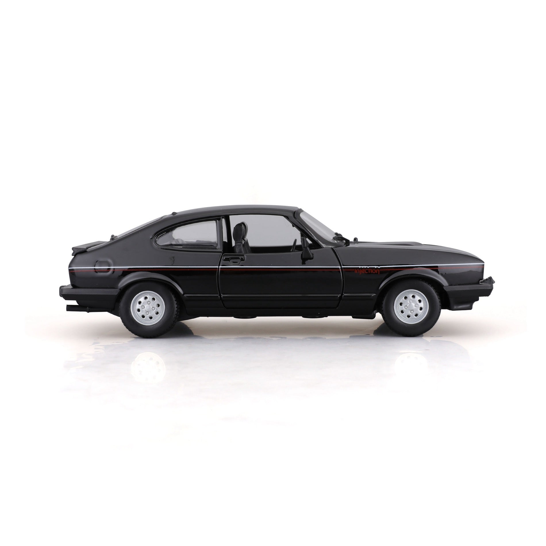 18-21093 BK - Bburago - 1:24 - Ford Capri (1982) - Nera