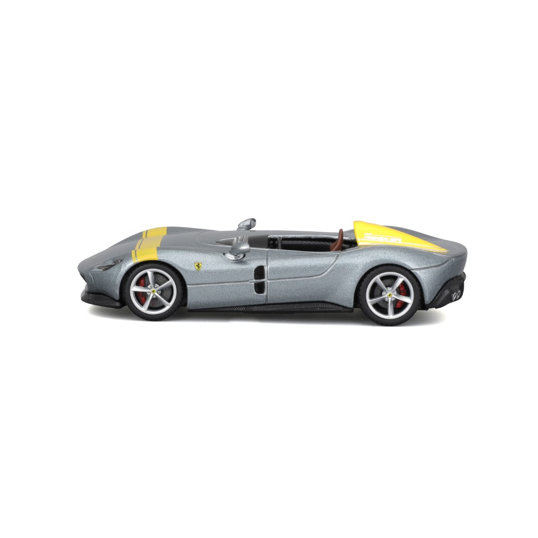 18-36912 Bburago Ferrari  Signature - Ferrari Monza SP1, argento - 1:43