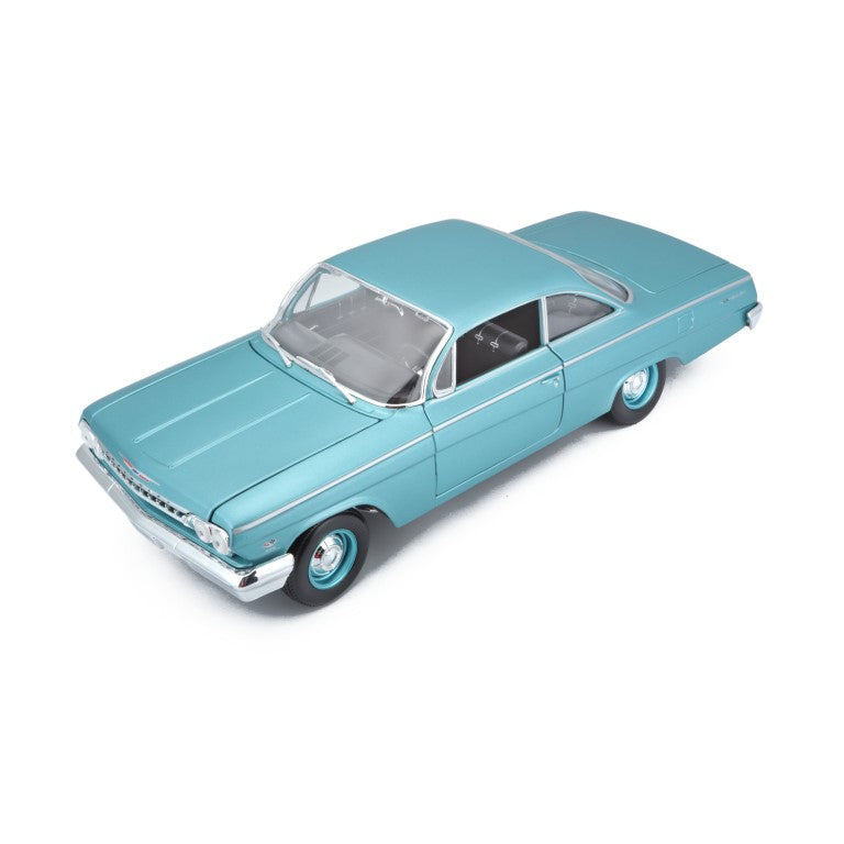 10-31641 - Bburago Maisto - 1:18 - 1962 Chevrolet Bel Air - Azzurro Metallizzato
