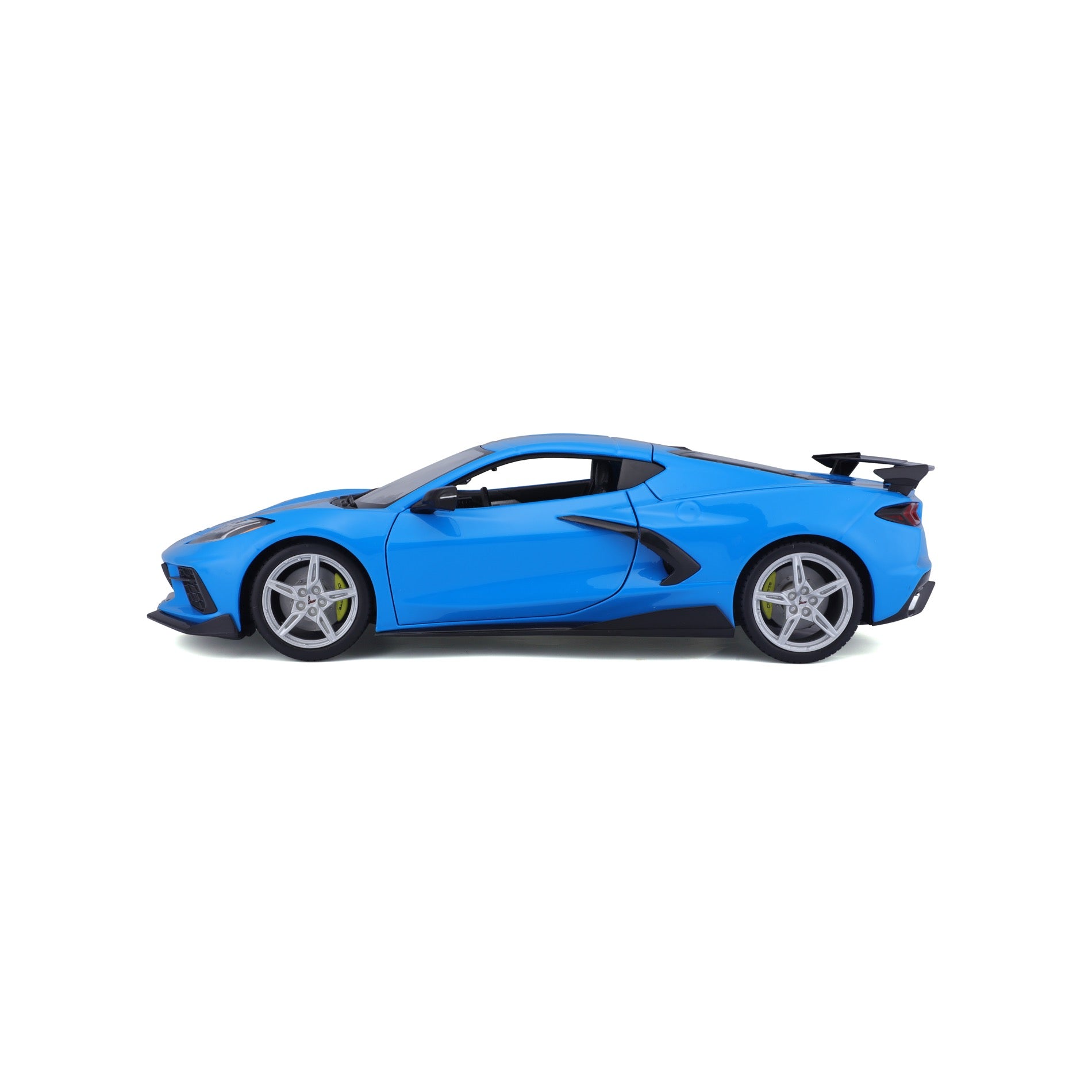 10-31455 Bburago Maisto :18 - 2020 Chevrolet Corvette Stingray Coupe Blue