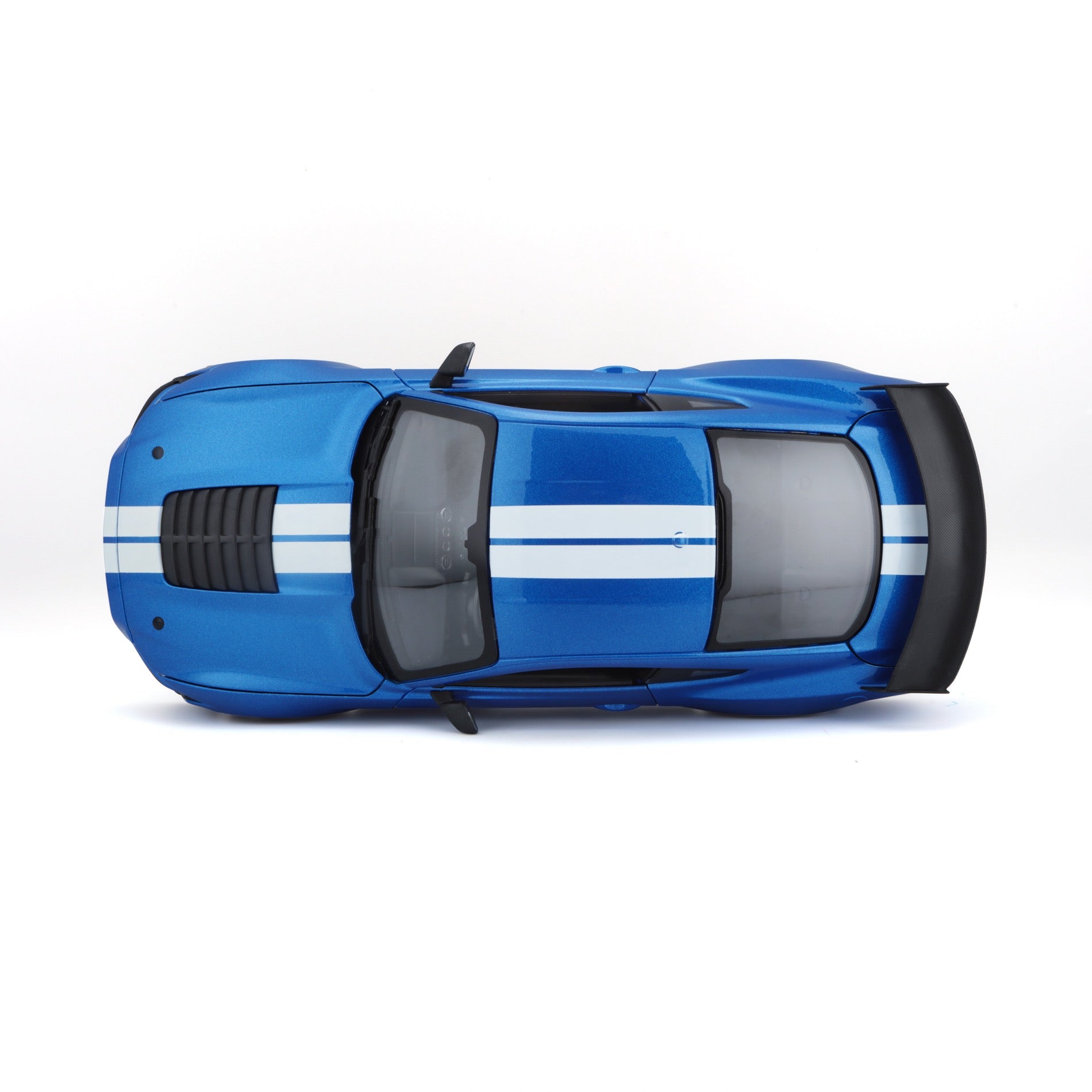 31388 BU - Bburago Maisto  1:18 - 2020 Ford Shelby GT500 Blu Met.