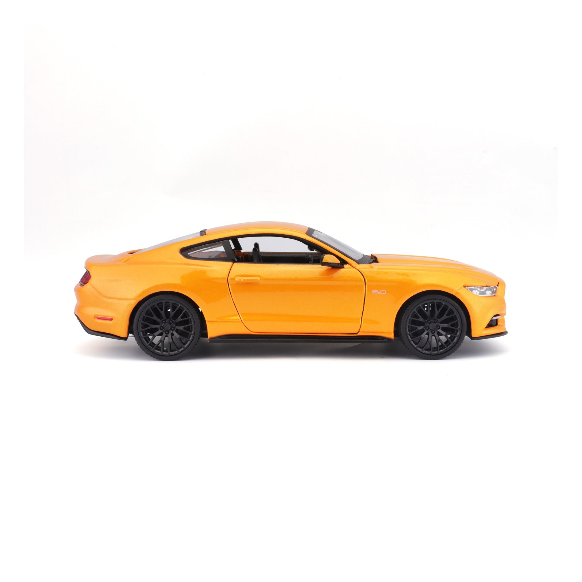 10-31508 OG Bburago Maisto 1:24 - 2015 Ford Mustang GT Arancione