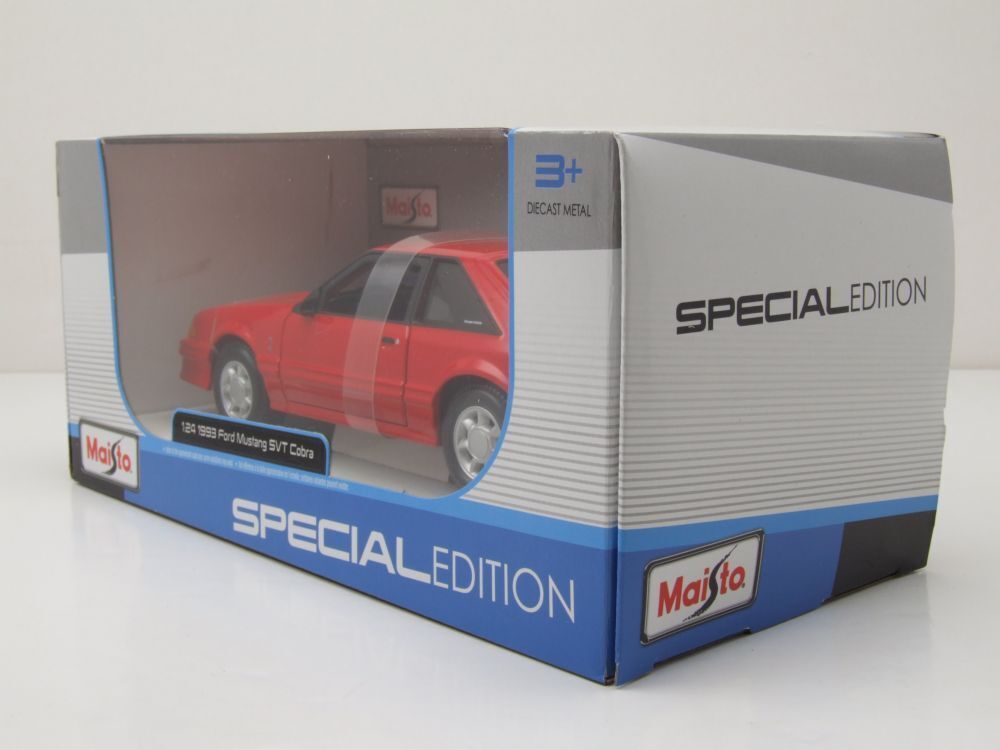 32906 1:24 - Bburago Maisto 1993 Ford Mustang SVT Cobra Rossa