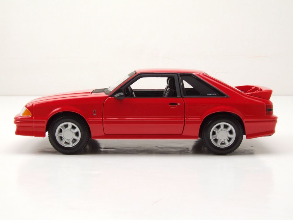 32906 1:24 - Bburago Maisto 1993 Ford Mustang SVT Cobra Rossa