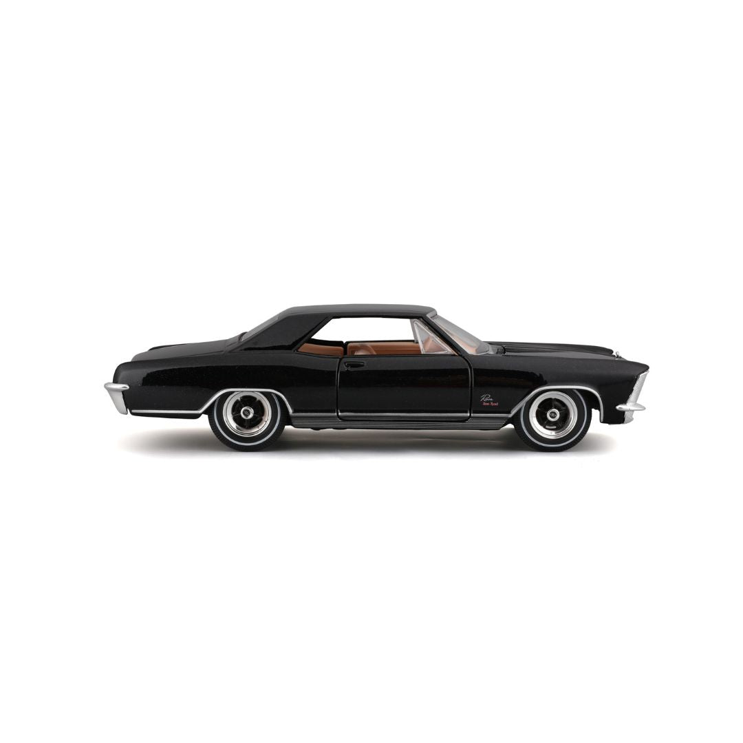 31214 Bburago Maisto - Buick Riviera (1965), nera - Scala 1:24