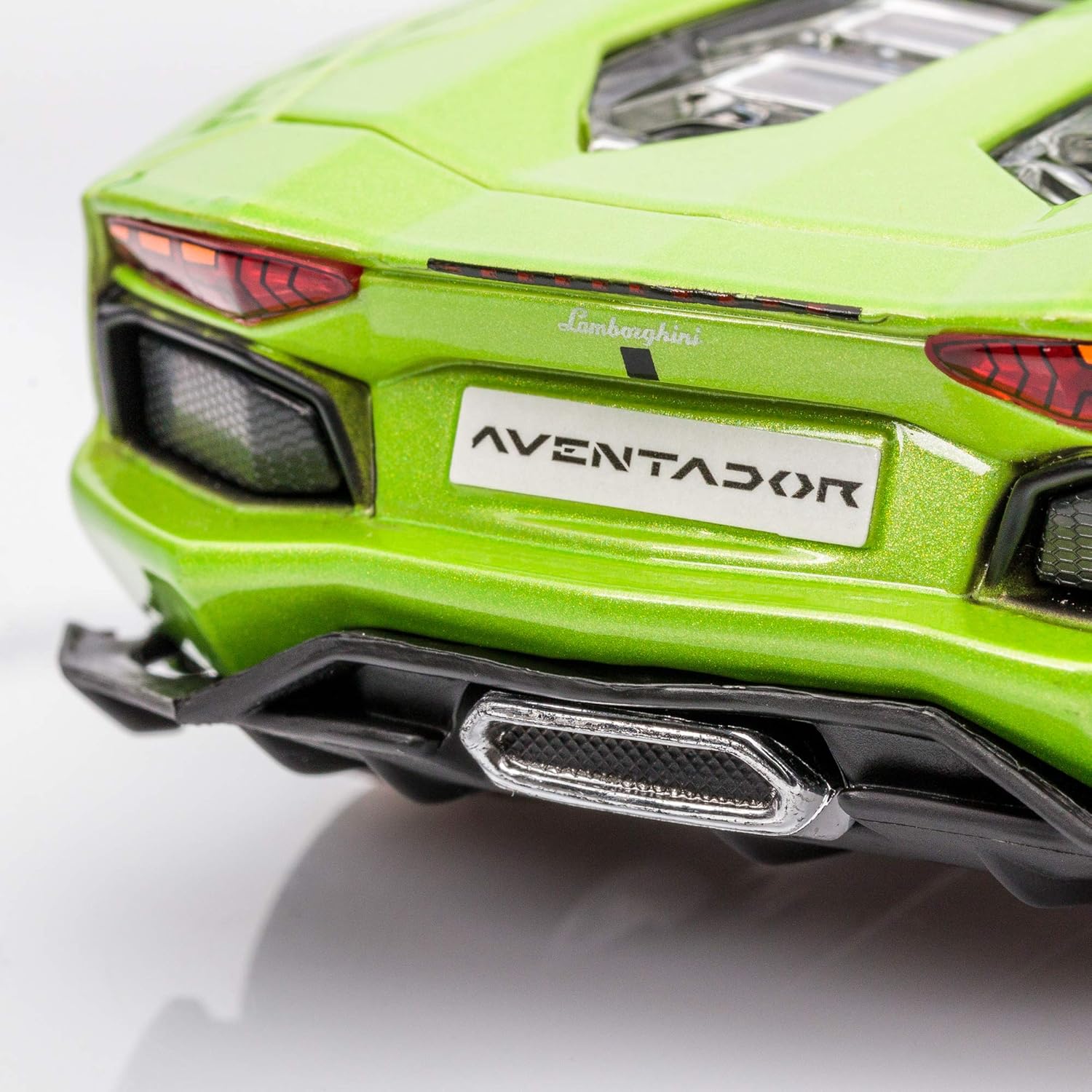 39124 Bburago - Model Kit - Lamborghini Aventador LP 700-4 Roadster, verde