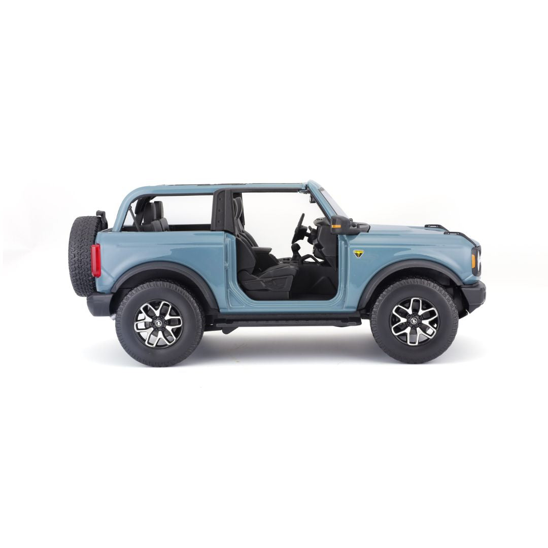 31457 BU Bburago Maisto - Ford Bronco Badlands 2021 (no door), blu