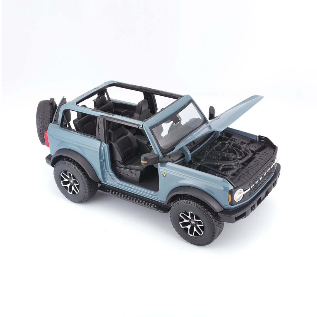 31457 BU Bburago Maisto - Ford Bronco Badlands 2021 (no door), blu