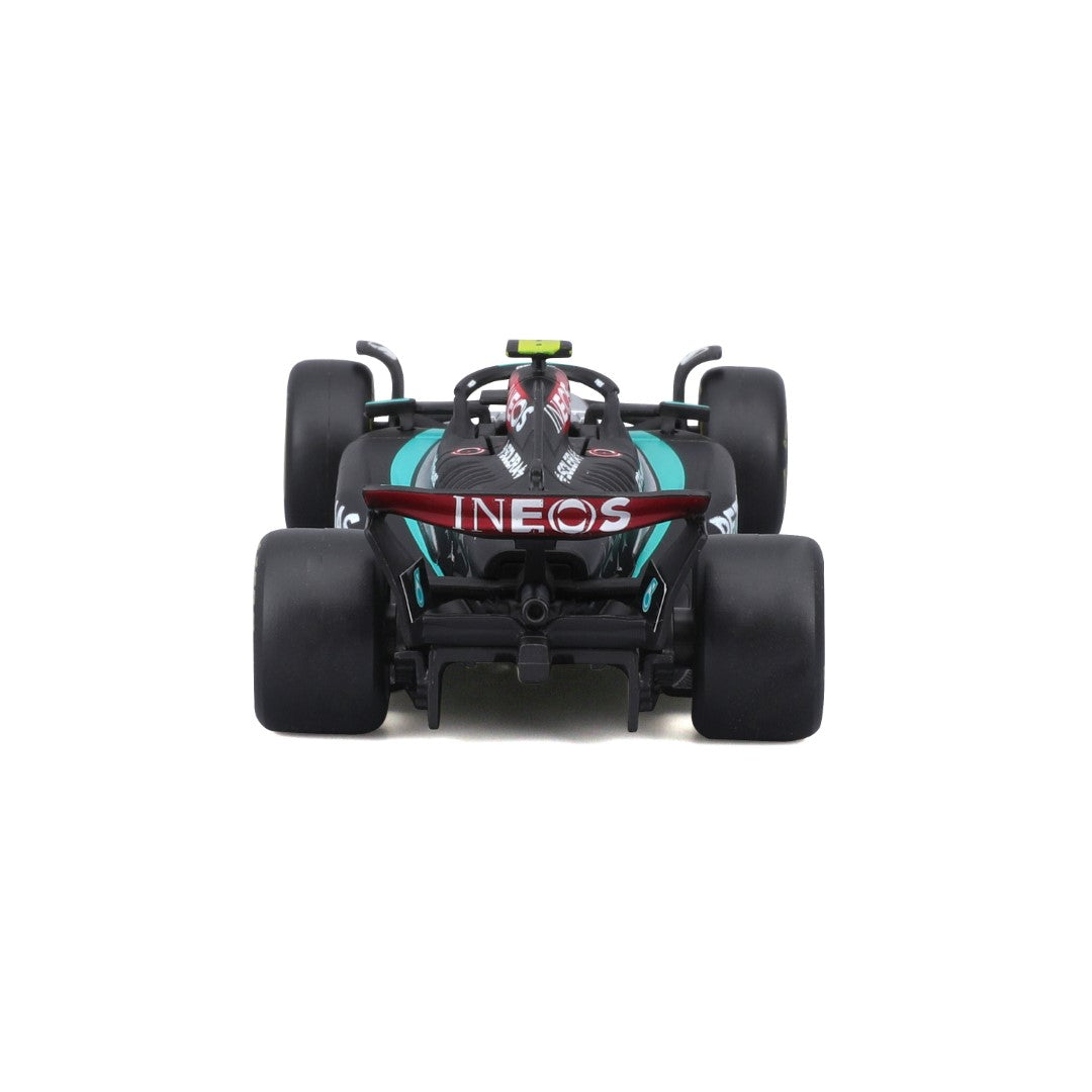 *18-38208H Bburago Race - Mercedes F1 W15 E-Performance #44 Hamilton