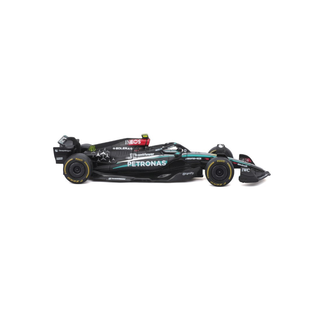 *18-38208H Bburago Race - Mercedes F1 W15 E-Performance #44 Hamilton