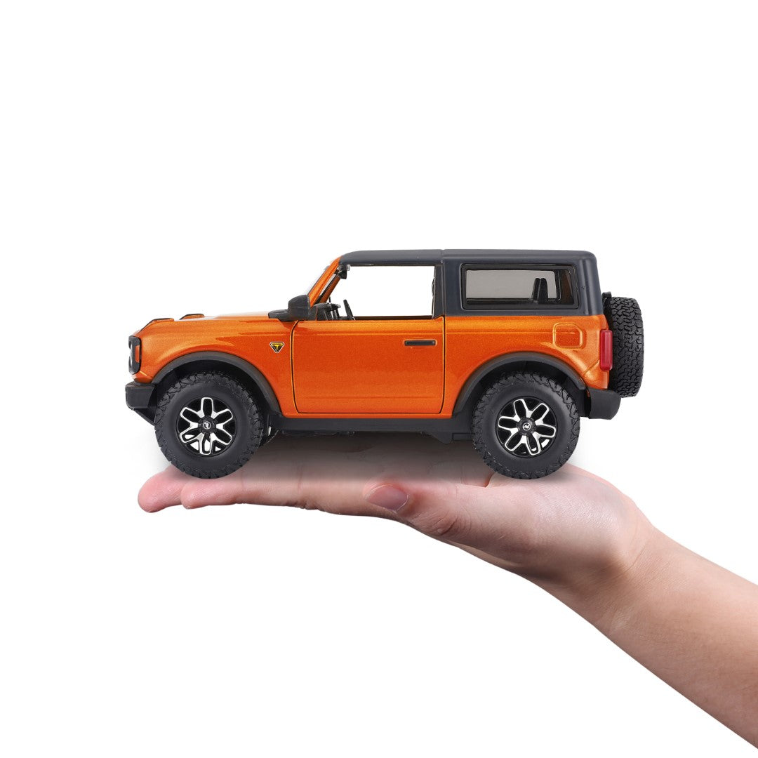 31530 OG Bburago Maisto - Ford Bronco Badlands 2 porte (2021), arancio