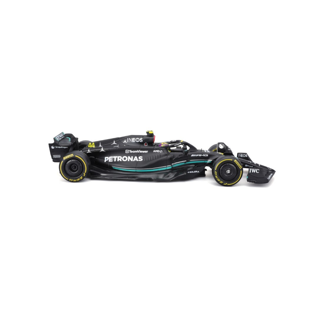 18-28028 Bburago Race - Mercedes AMG F1 W14 E Performance #44 - 1:24