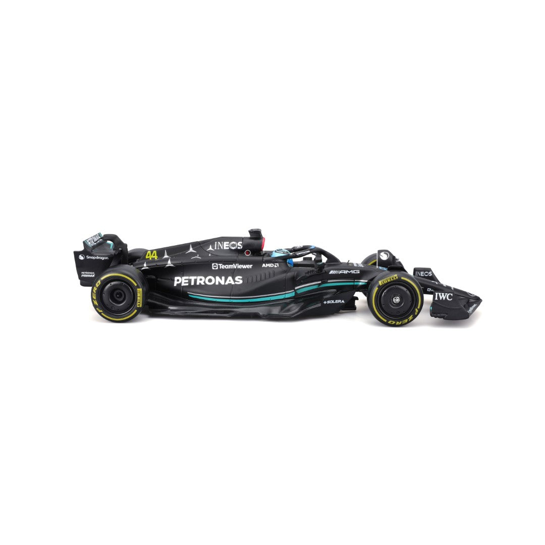 18-28028 Bburago Race - Mercedes AMG F1 W14 E Performance #63 - 1:24