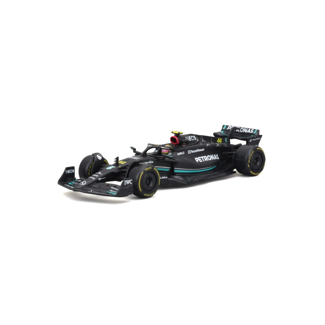 18-38081 Bburago Race - Mercedes AMG F1 W14 E Performance #44, con casco - 1:43