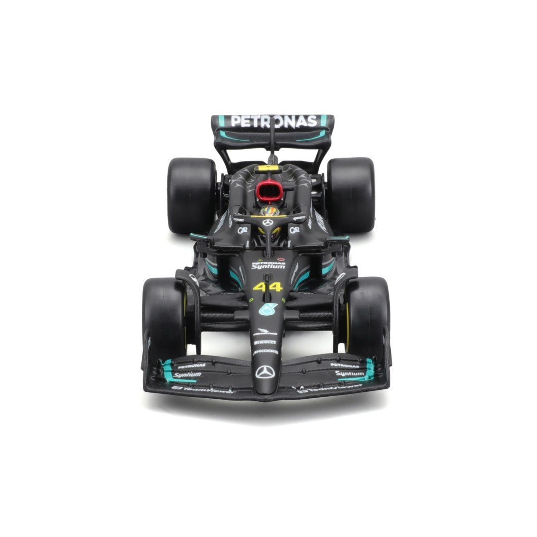 18-38081 Bburago Race - Mercedes AMG F1 W14 E Performance #44, con casco - 1:43