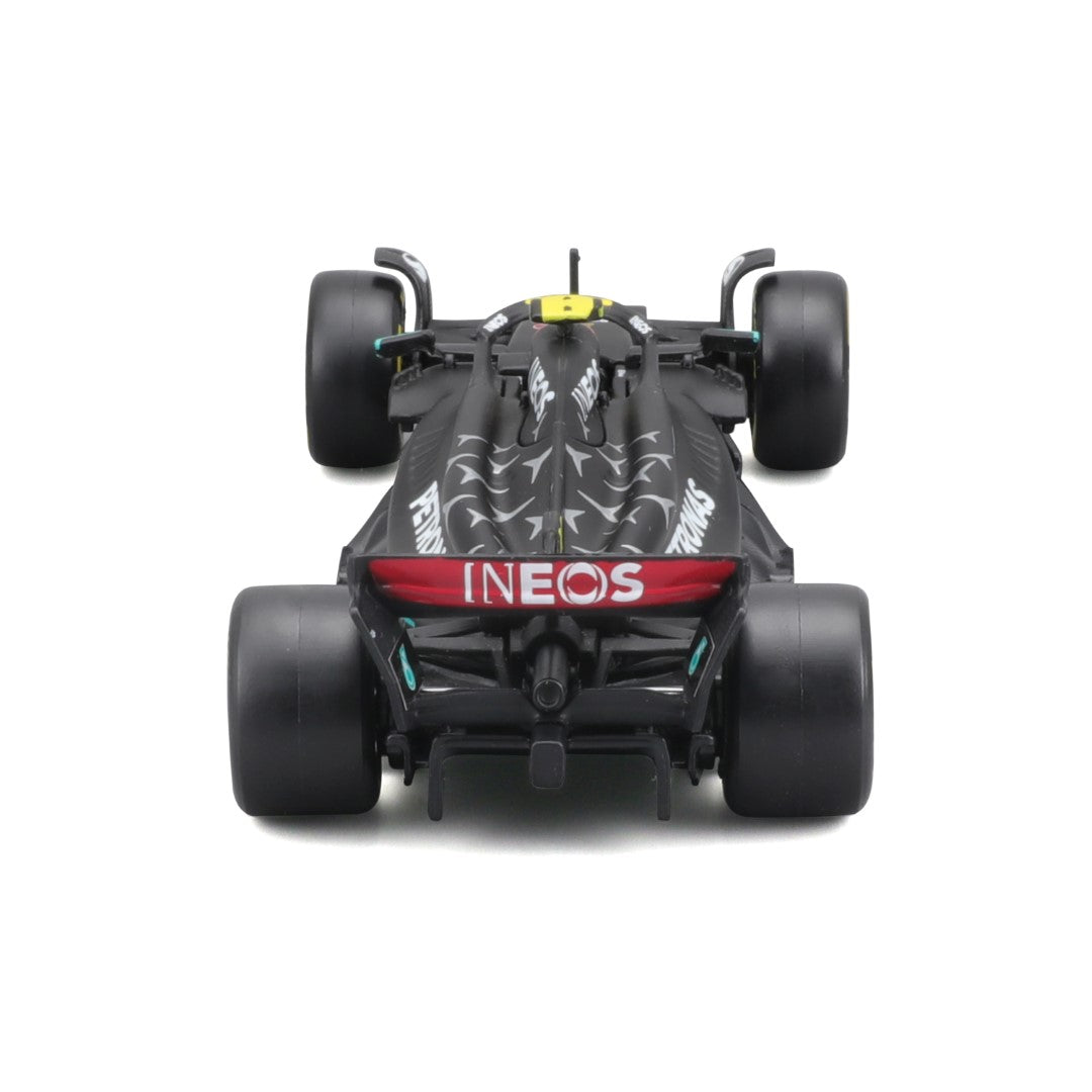 18-38081 Bburago Race - Mercedes AMG F1 W14 E Performance #44, con casco - 1:43