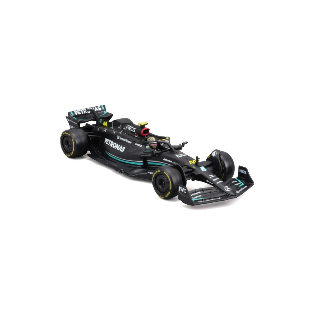 18-38081 Bburago Race - Mercedes AMG F1 W14 E Performance #44, con casco - 1:43