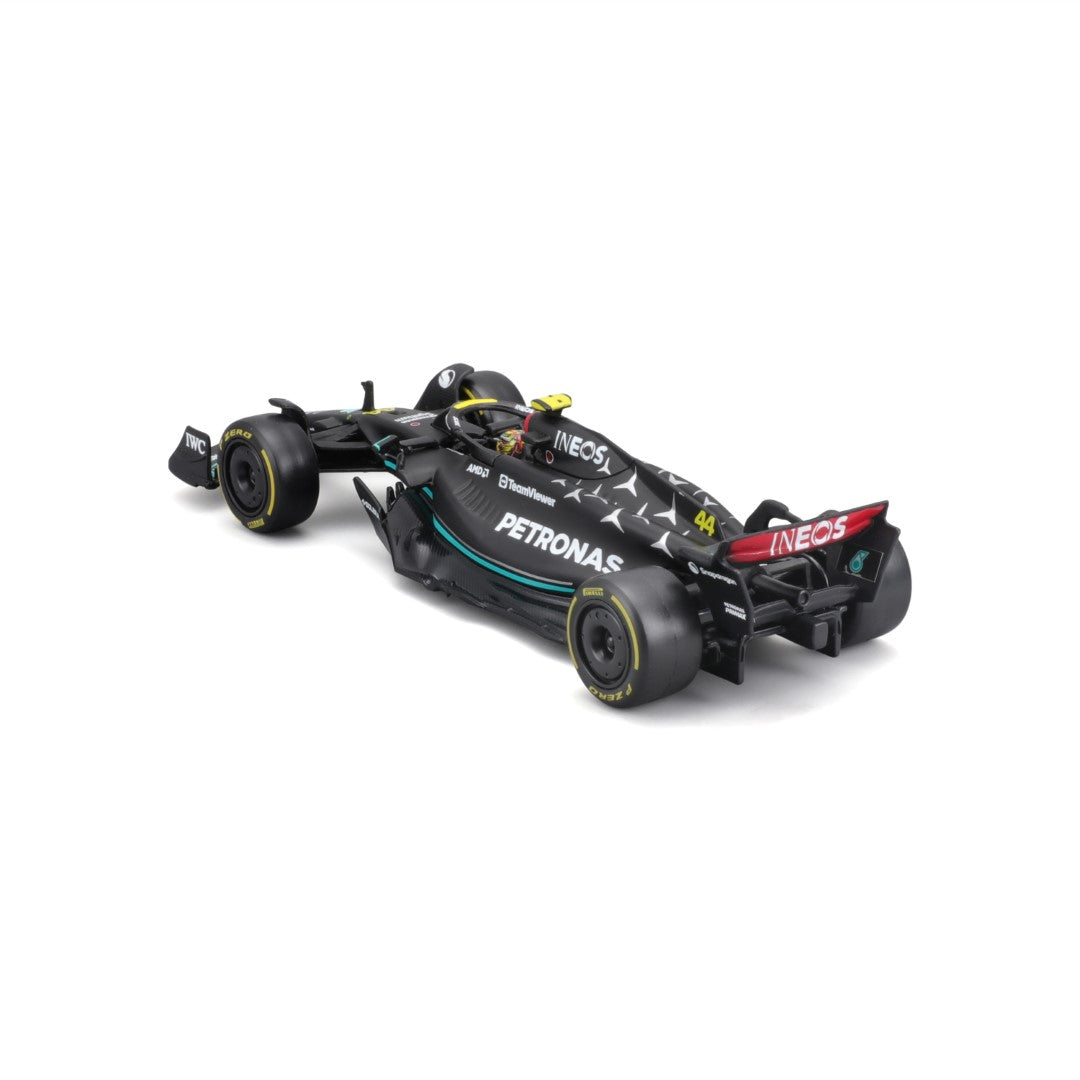 18-38081 Bburago Race - Mercedes AMG F1 W14 E Performance #44, con casco - 1:43