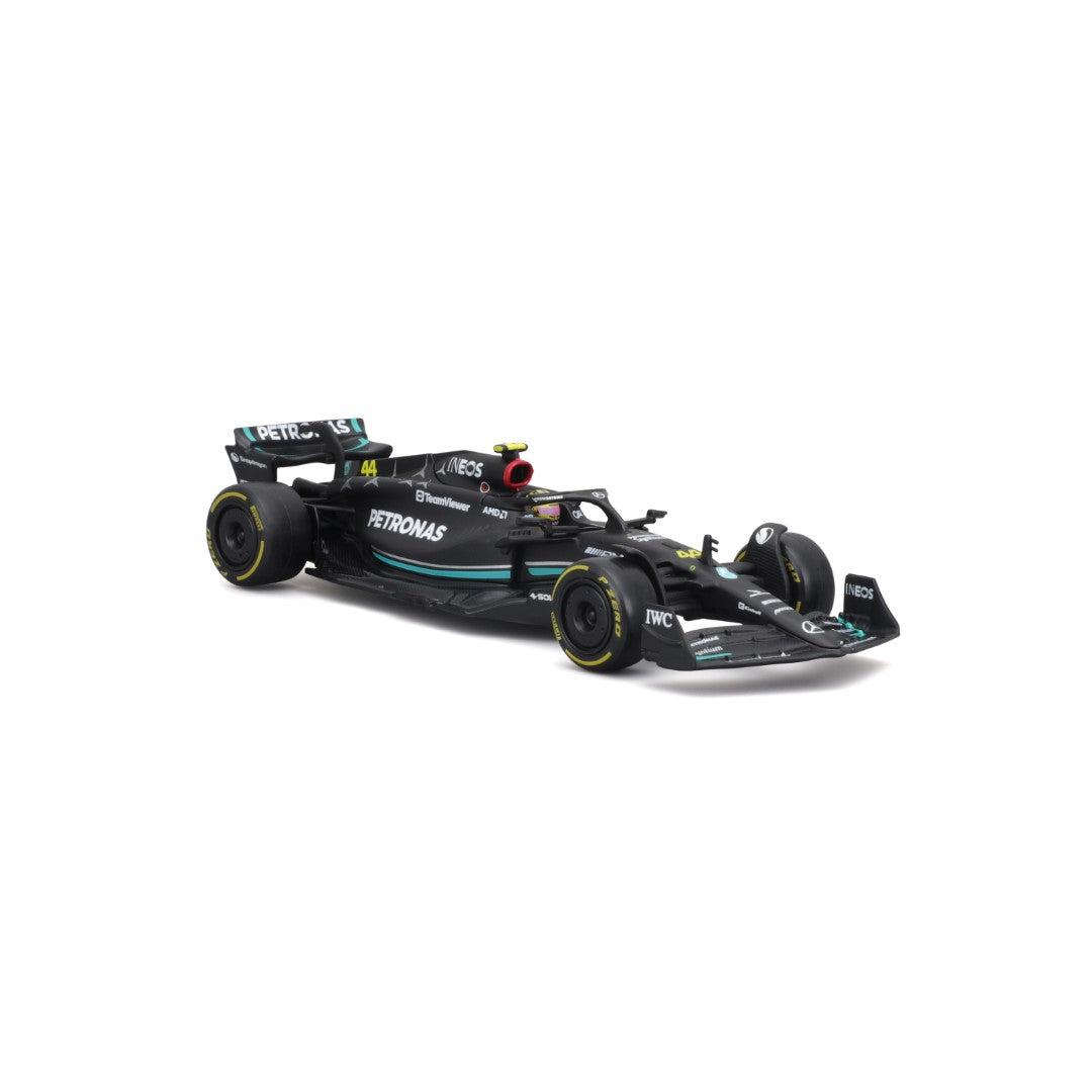 18-38081 Bburago Race - Mercedes AMG F1 W14 E Performance #44, con casco - 1:43