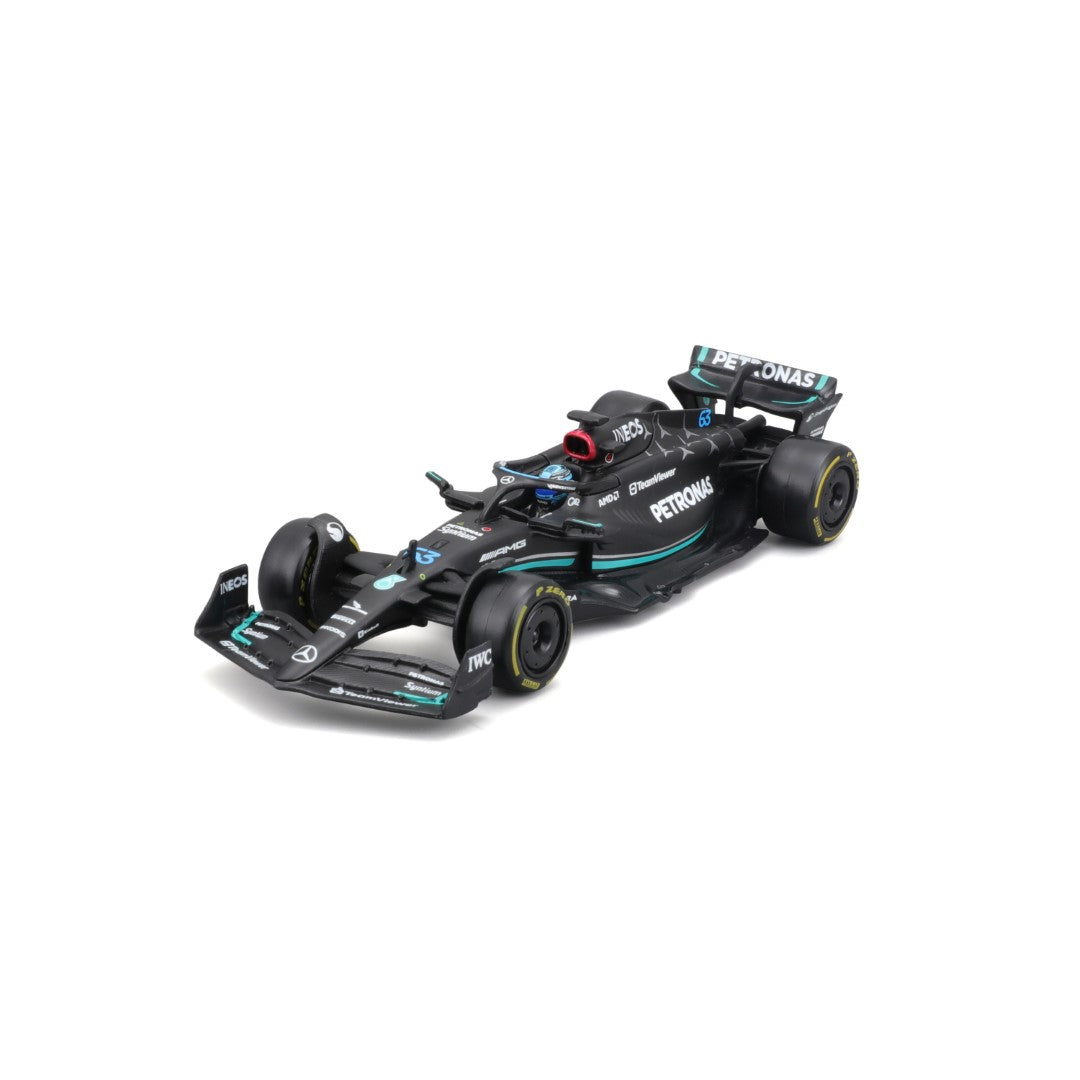 18-38081 Bburago Race - Mercedes AMG F1 W14 E Performance #63, con casco - 1:43