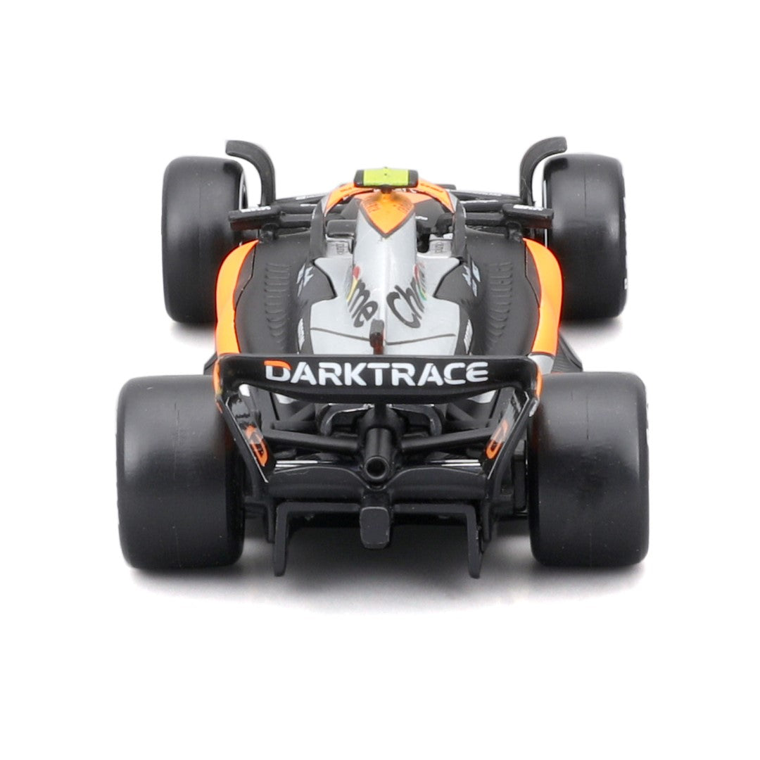 18-38088 Bburago Race - McLaren F1 TEAM MCL60 #4, con casco - Scala 1:43