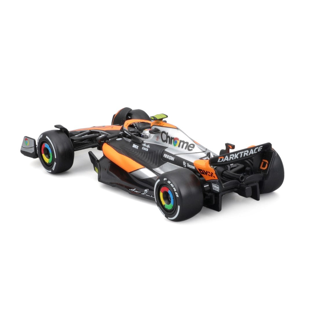 18-38088 Bburago Race - McLaren F1 TEAM MCL60 #4, con casco - Scala 1:43