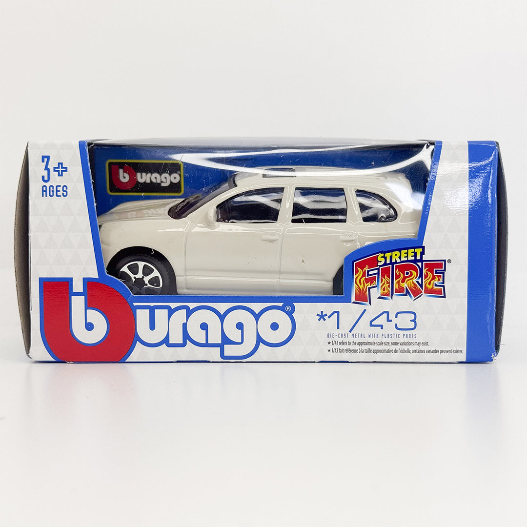 18-30217 Bburago Street Fire - Porsche Cayenne, bianca - Scala 1:43