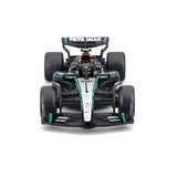 18-38209H Bburago - Mercedes-AMG F1 W15 E Performante #44, con casco - 1:43